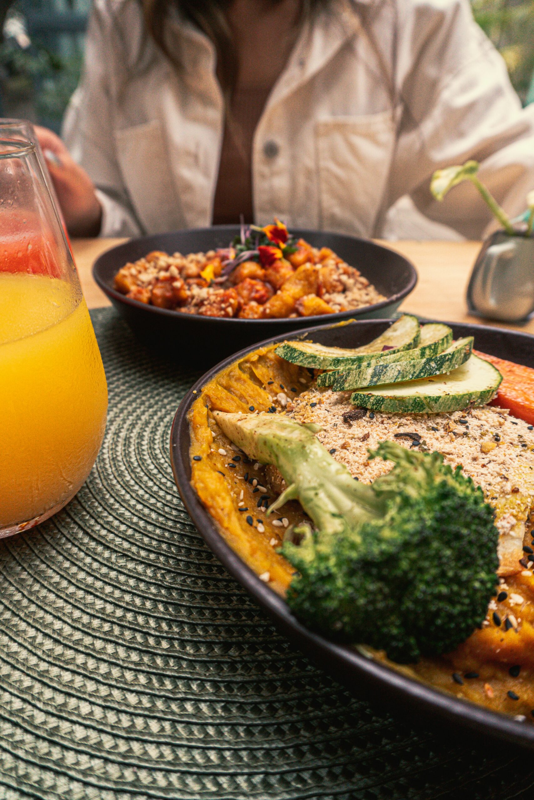5 Foods to Eat Every Day for Better Immunity (And 5 to Avoid)